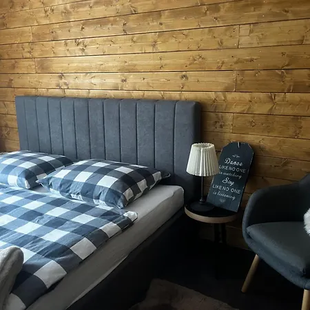 - Ceske Stredohori Apartament *