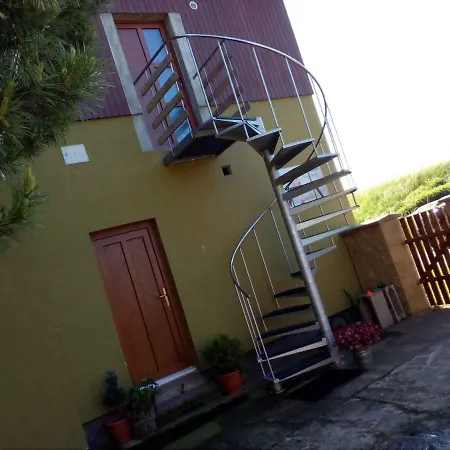 - Ceske Stredohori Apartment Oparno
